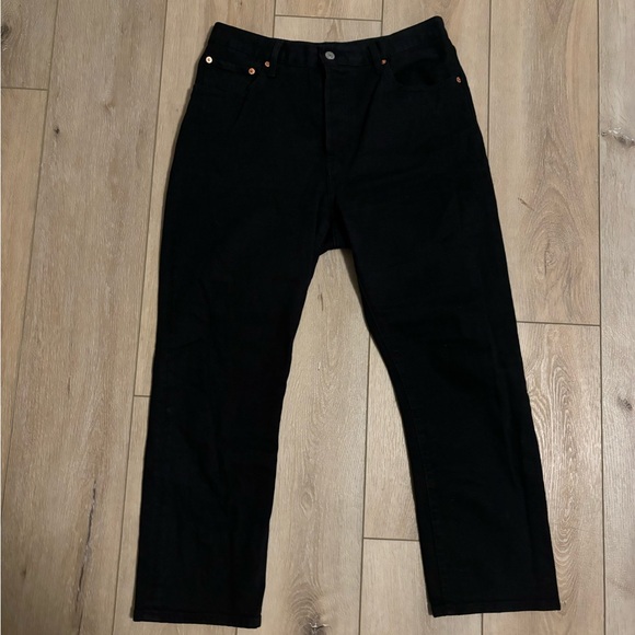 Levi’s Black 501 Crop Jeans - Picture 4 of 9